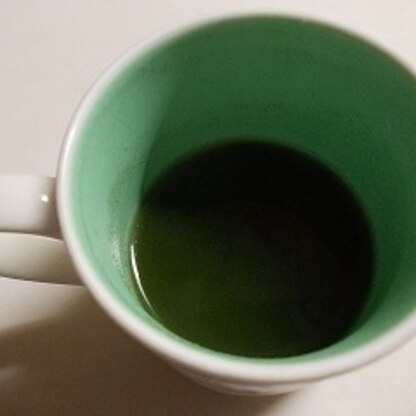 今日も寒いわぁ～けど青汁入り緑茶で、ぬくぬく（笑）抹茶みたいな感じの青汁飲料（ニコニコ）青汁入り緑茶がＭｙブーム（笑）チワワって小柄だから凄～く可愛いよね＾＾
